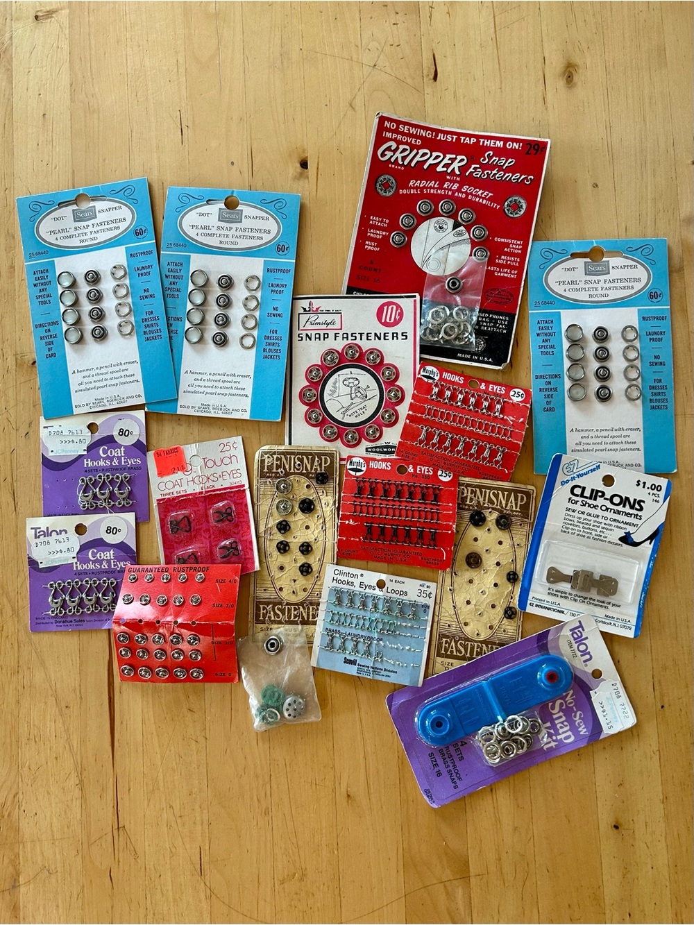 VTG Sewing Notions Lot Snaps Hooks Eye Gripper Penisnap Talon Sears 17pc Destash